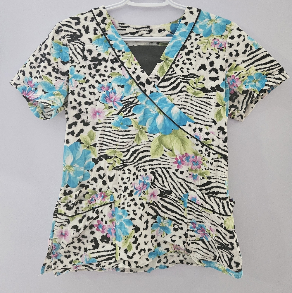 Scrub Top. Unique pattern.